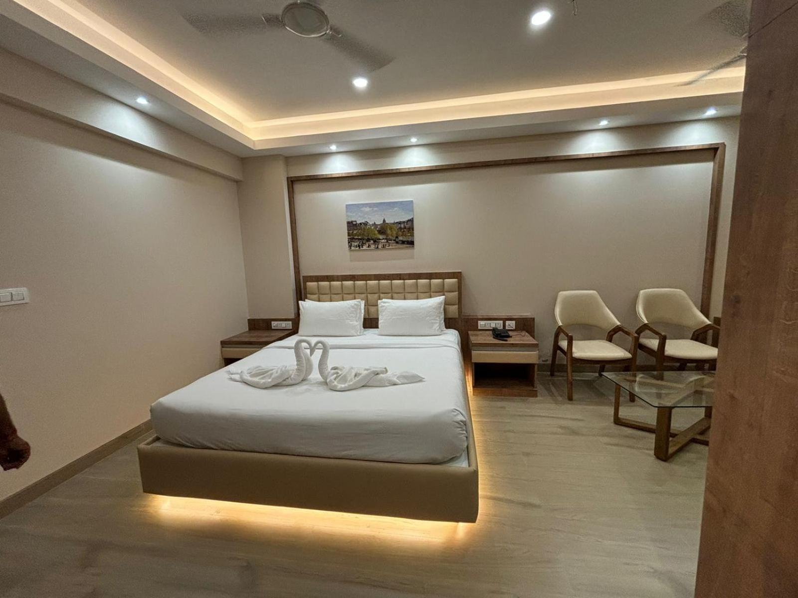 The Pearl Club Resort Шанті-Найктен Екстер'єр фото